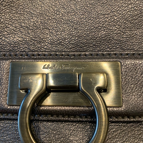 Salvatore Ferragamo handbag - Picture 2 of 7